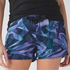 LULULEMON Spring Break Away Short in Pretty Prism Multi Size 2